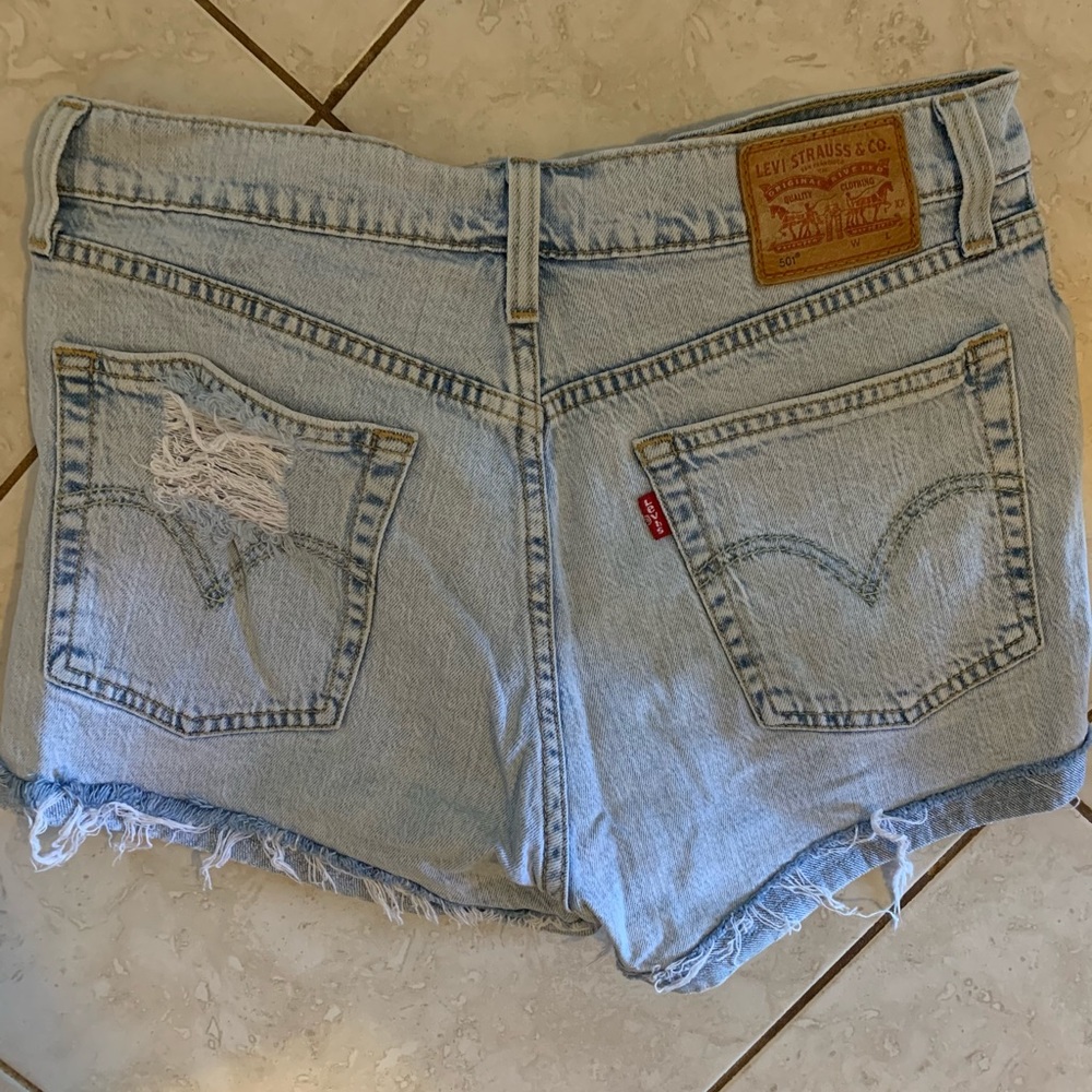 LEVIS denim high waisted shorts